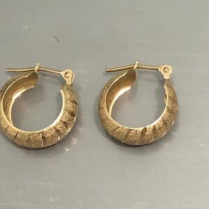 14K Yellow Gold Hoop Earrings 1g